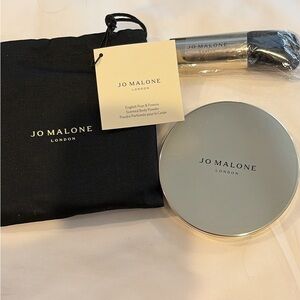 Jo Malone, London, English pair and Frasier scented body powder new in bag